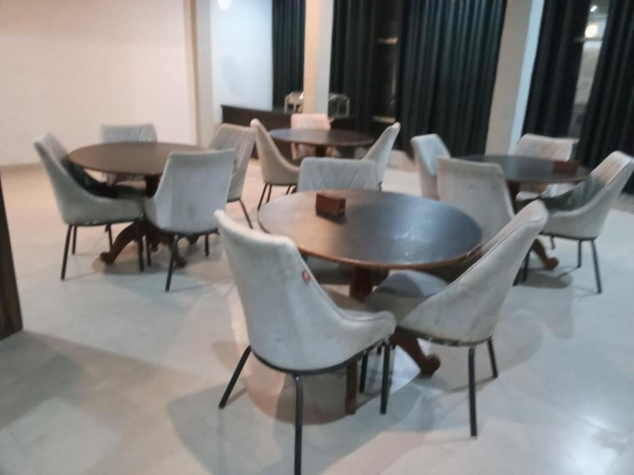 Hotel S R Lucknow