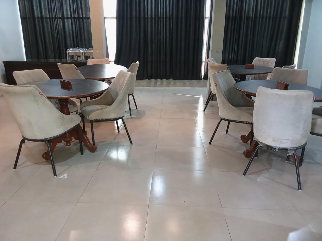 S R Hotel 4*