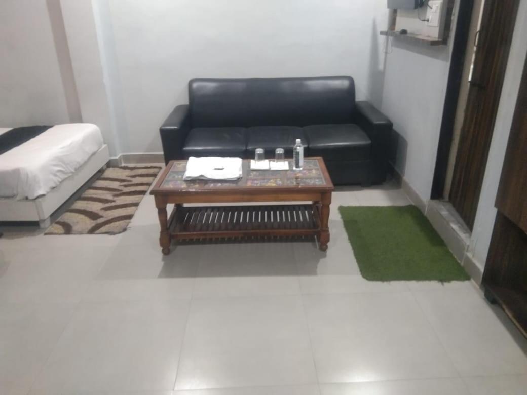 S R Hotel