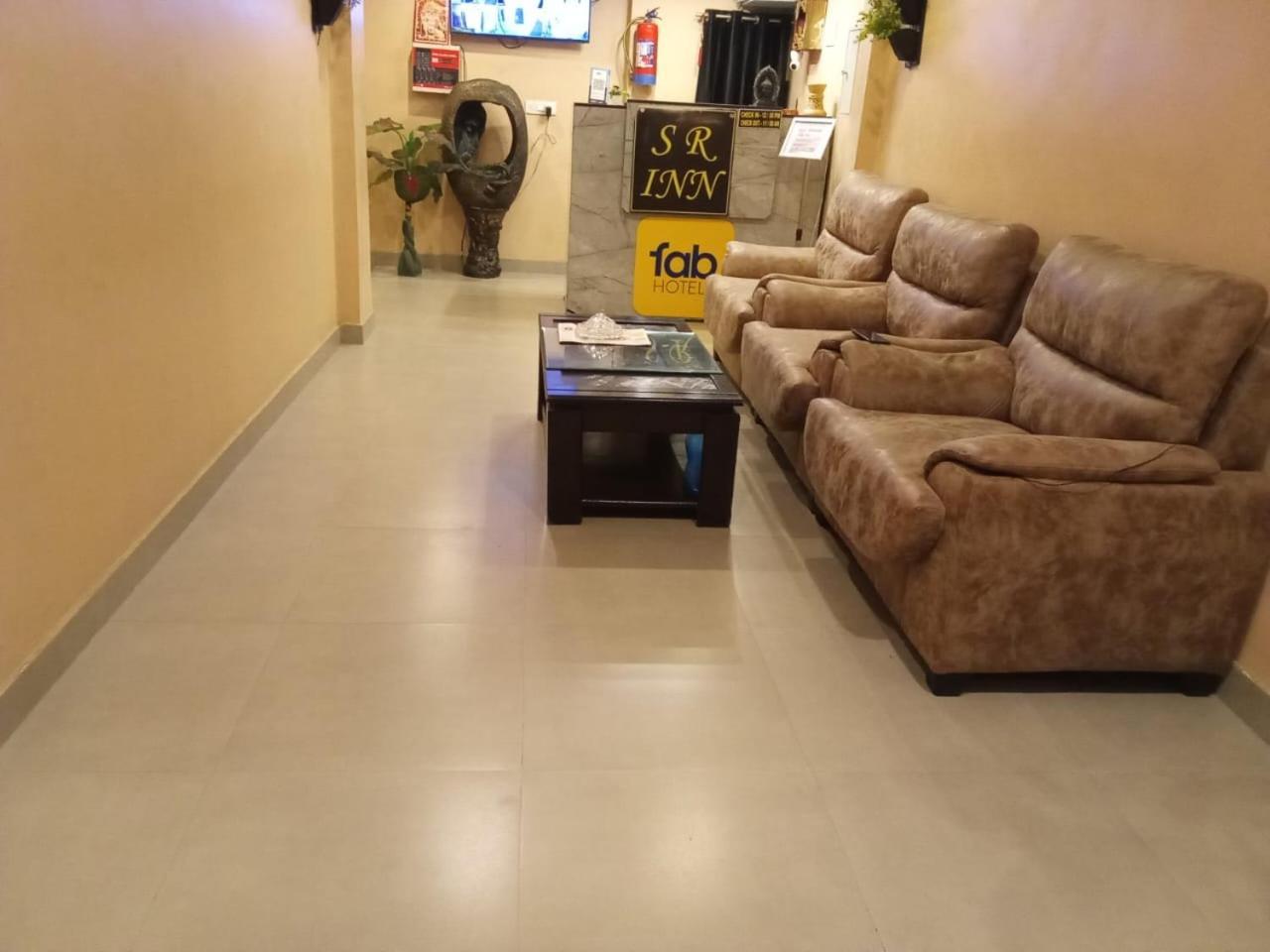 S R Hotel Lucknow
