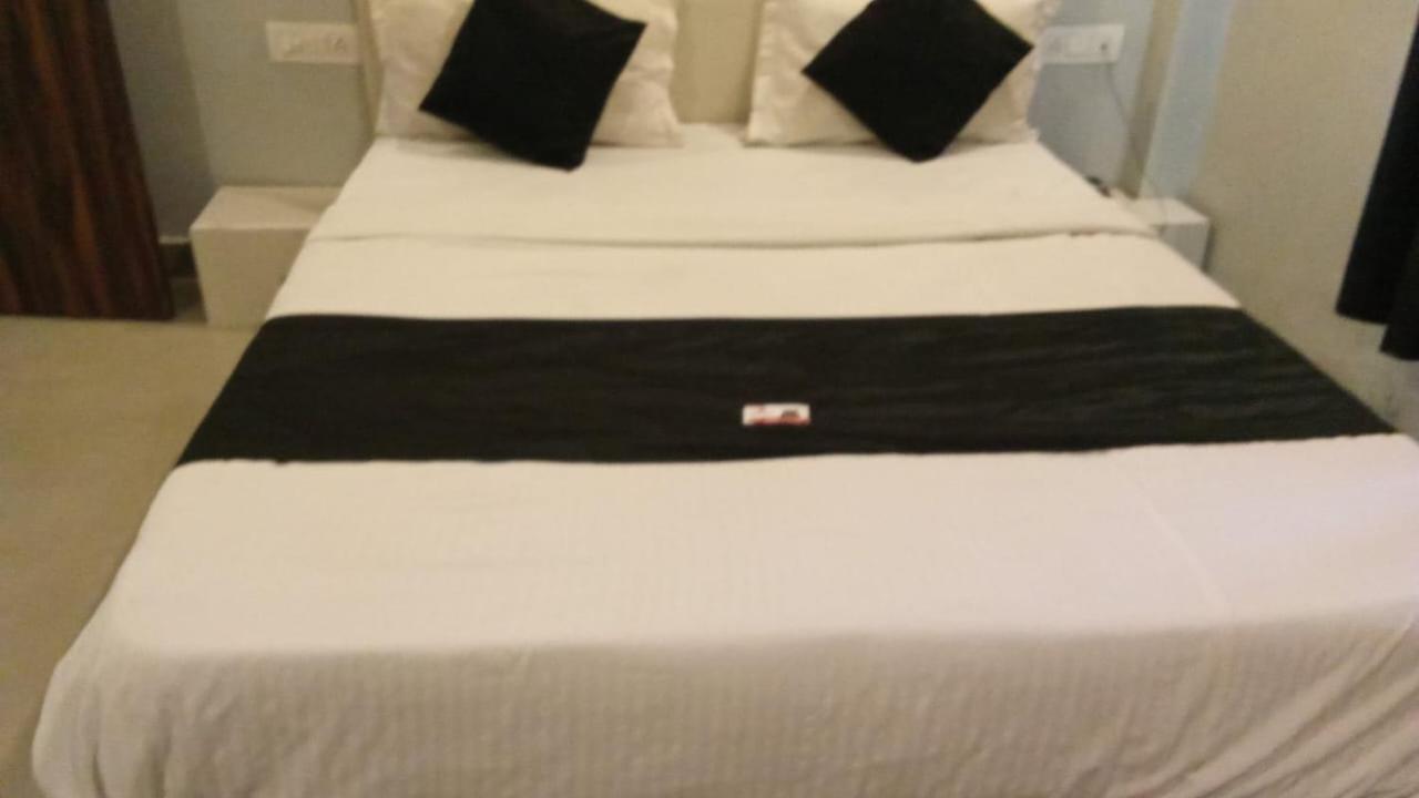 S R Hotel